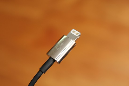 Avier 原廠認證 Lightning 傳輸線(1M)，性價比更勝原廠！ avier-apple-lightning-usb-cable-011