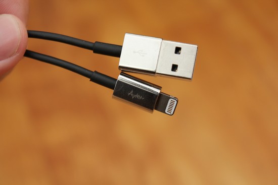 Avier 原廠認證 Lightning 傳輸線(1M)，性價比更勝原廠！ avier-apple-lightning-usb-cable-023