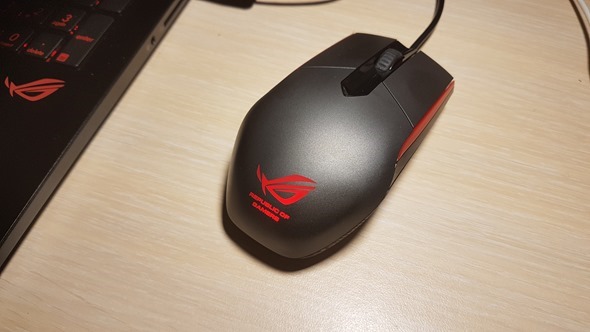 [開箱] 輕薄、效能兼具 最輕薄的電競筆電 ROG G501 開箱評測 20160328_030754