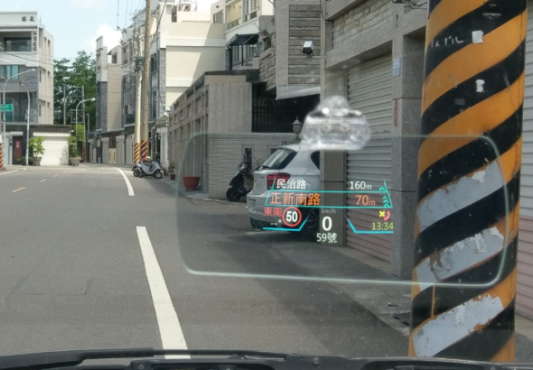 評測／Smart HUD2 (EL-352C)車聯網光學投射抬頭顯示器，今年最潮最炫的 HUD 車載裝置 img-2-590x410