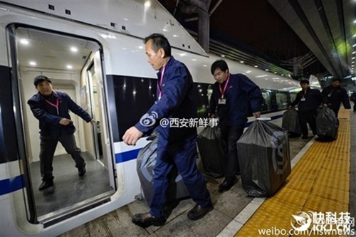 速度速度！中國快遞業者包下高鐵、動車解決龐大貨運問題 20161111205453amv4yzoyh5f