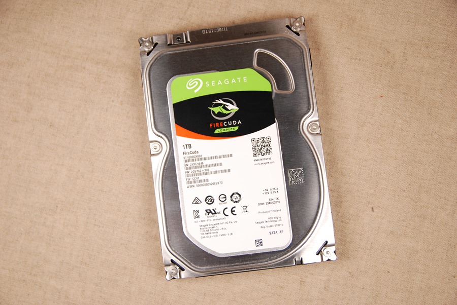 又俗又大碗！Seagate FireCuda 希捷火梭魚平民版固態混合硬碟，讓開機速度有感提升 (含實測) DSC_0199-1