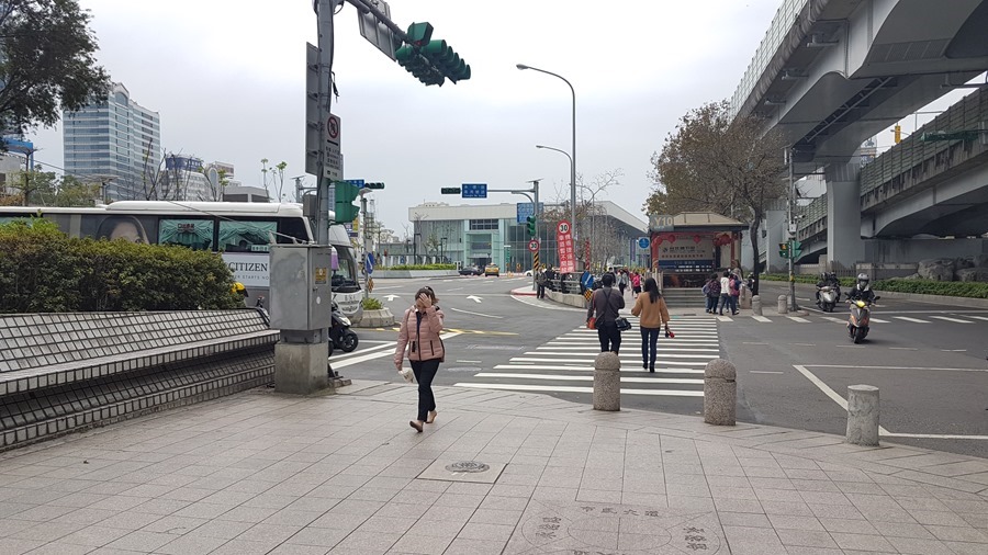 出國不迷路！桃園機場捷運資訊、桃機捷運轉乘高鐵/台鐵、捷運板南線、淡水線、松山新店線總整理 20170202_150425