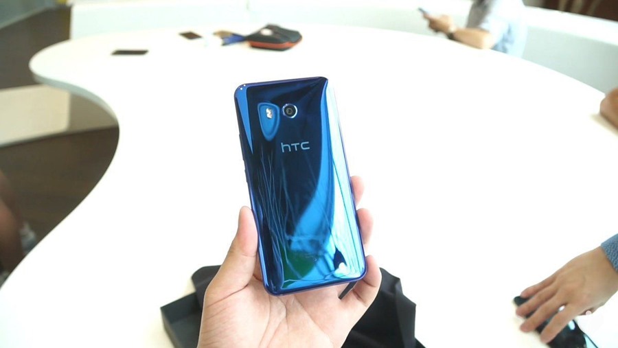 哇！HTC U 11 水漾動人美得不像話！Edge Sense 功能與規格搶先看 htcu11_leak_3