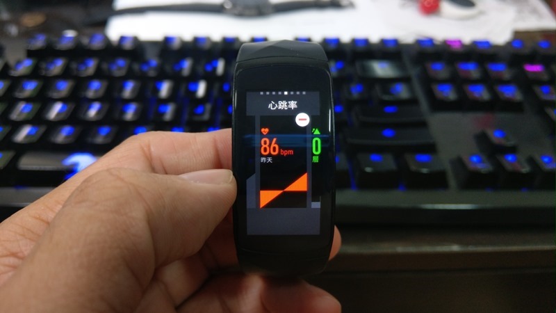 Gear Fit 2 Pro 運動手錶開箱評測，支援5ATM水下50公尺防水，全天候追蹤運動狀態 image020