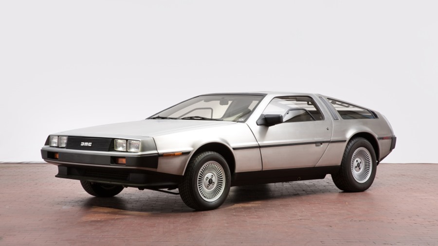 用雪堆雕出來的車，連警察也上當 delorean-erstbesitz-mr-delorean-baujahr-1982-1