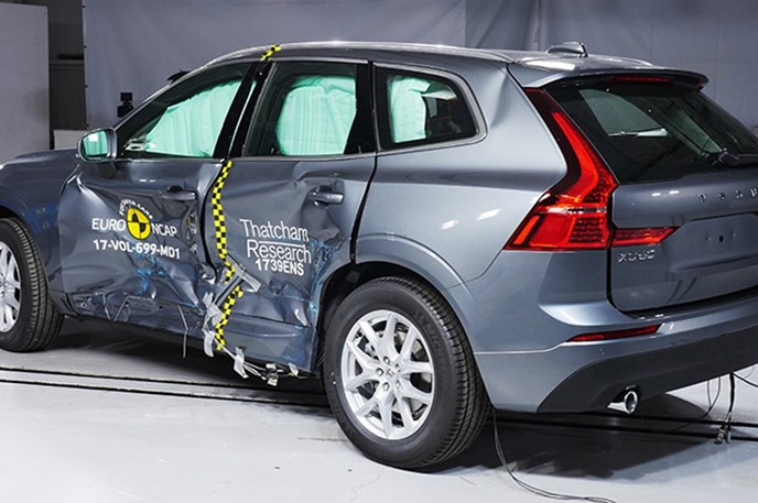 Euro NCAP 2017年度各級距最佳安全車款，你的車有上榜嗎？！ volvo_xc60_2017_%E5%81%B4%E6%92%9E