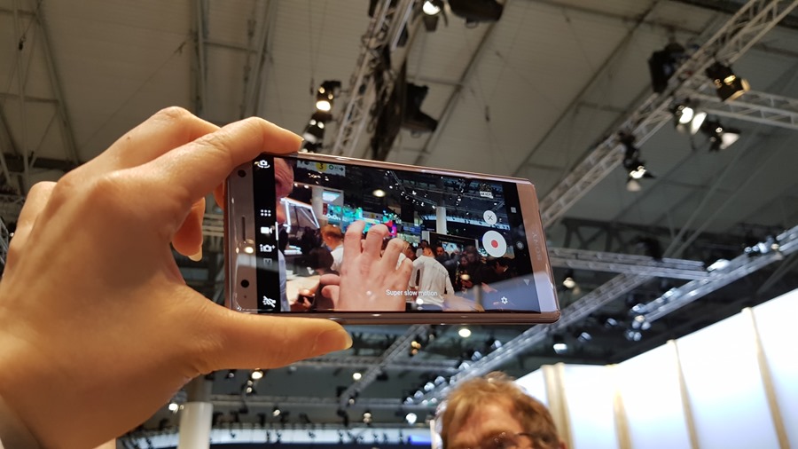 [MWC 2018] 突破邊界，第一款支援 4K HDR 攝影的手機來了！它是 Xperia XZ2 20180226_090153