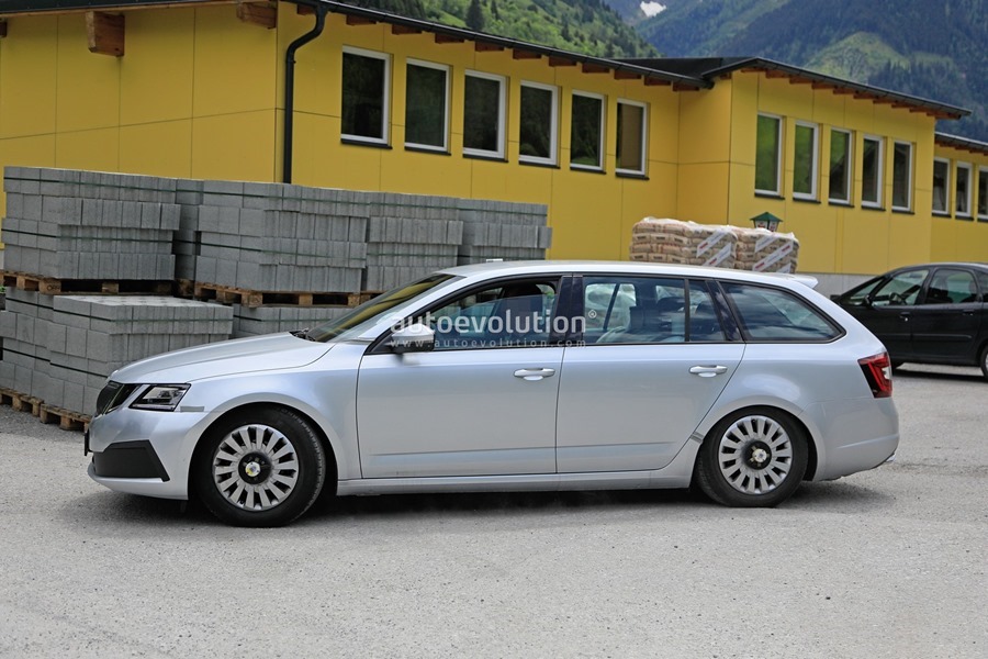 Skoda Octavia 外觀沒什麼變的小改款，預計 2020 年上市 2020-skoda-octavia-chassis-testing-mule-spied-for-the-first-time-is-a-lowered-r_3