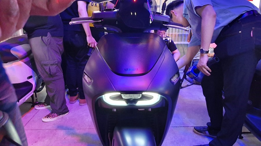 YAMAHA、Gogoro 合作首款電動機車 EC-05 亮相！售價 99,800 元可領補助 20190627_154000