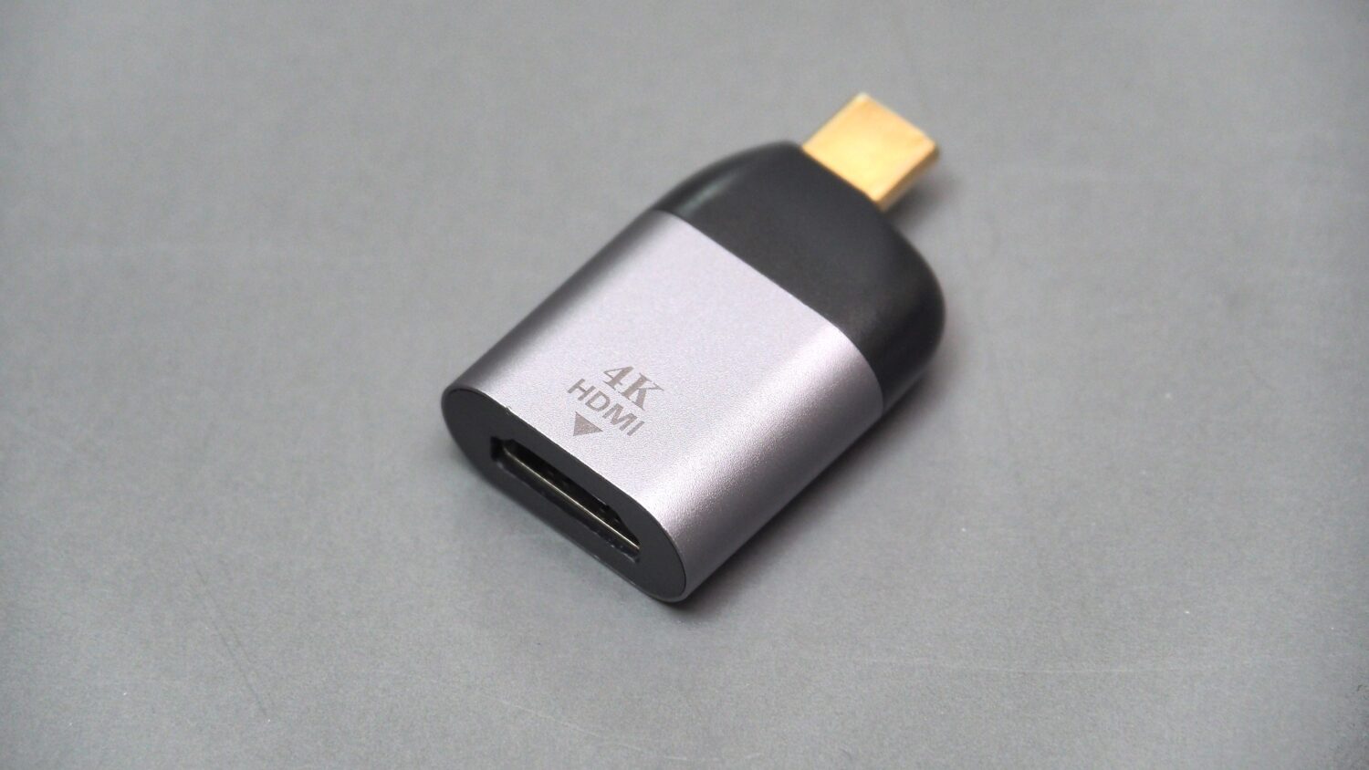 開會拉 HDMI 線超煩人？WTR-5500 HDMI 無線會議系統傳輸器，1 秒切換投影裝置，讓會議更流暢！ P1013243-1500x844