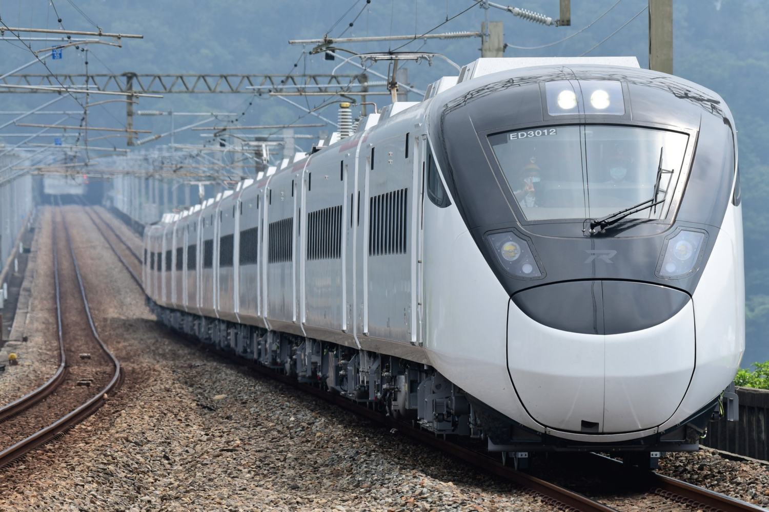 台鐵大改點，北高只要 3.6 小時！更多 EMU3000 新車加入 image-61-1500x1000